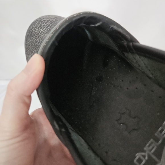 Dansko black crackled design clogs women's size 37 - Picture 11 of 11